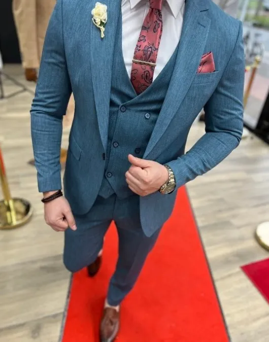 Azure green suit / Blauw-groene pak