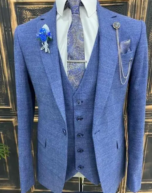 blauw_geruit_katoenen_pak_3.webp Blauw geruit katoenen pak