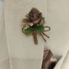 Bruin corsage bruidegom