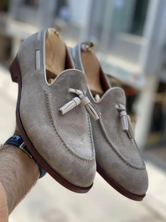 Ecru beige suede mocassins