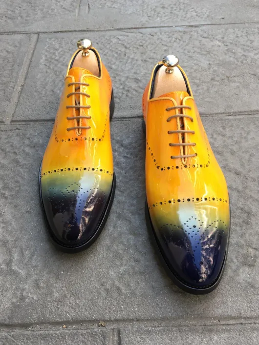 Geel - donkerblauw gelakte pakschoenen kalfsleer