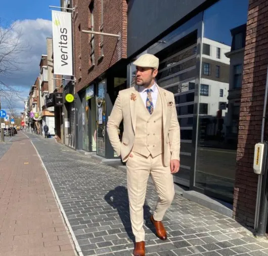 licht_beige_trouwpak_met__1.webp Licht beige Trouwpak met grof linnen look
