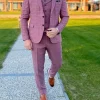 Roze geruit pak