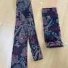 Zwarte stropdas met rode patroon
