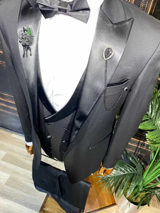 zwarte_tuxedo_satijnen_kr_2.webp Zwarte Tuxedo Satijnen Kraag